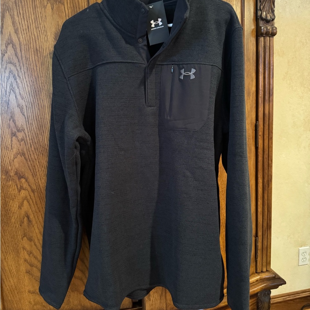Under Armour Men's Black Henley pullover jacket